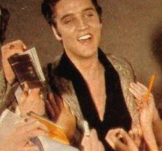 2 photos elvis 