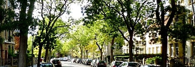 La rue de Salis dans le quartier Impérial de Metz en automne...