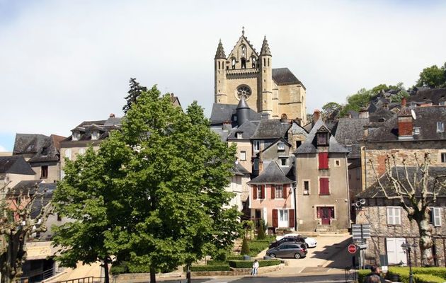 TERRASSON-LAVILLEDIEU (Dordogne - 24)