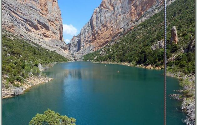 Randonnée au Congost de Mont-Rebei : traversée de la rivière Noguera Ribagorçana par la passerelle - Aragon/Catalogne - Espagne