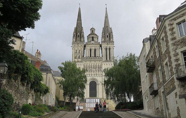 une chapelle à Angers 1/3
