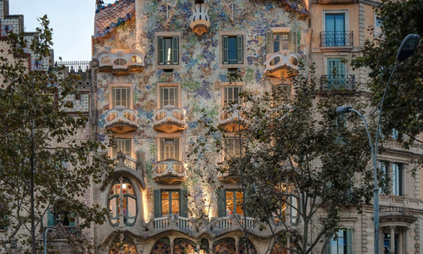 Architecture bizarre. (4 et fin)