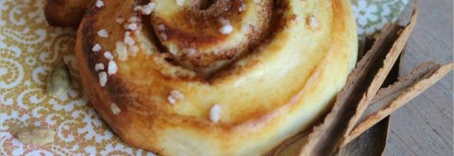 Skillingsboller {brioches à la cannelle & cardamome} et un article !