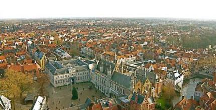 Vue sur Bruges du sommet du Beffroi