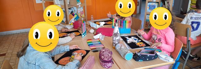 Coloriage velours dinosaure