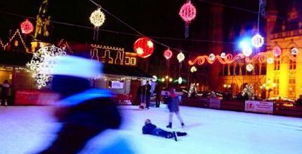 Patinoire publique sur la place du Beffroi