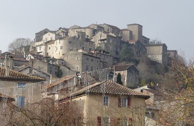 Balade à Cordes sur Ciel, bastide haut perchée...