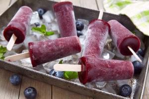 BÂTONNETS GLACÉS À LA MYRTILLE