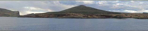 5 mars 2019 : nous mouillons à South Harbour en vue de notre premier débarquement - New Island - Falkland - Grande Bretagne