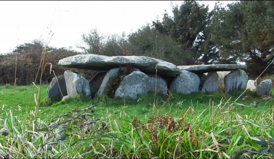 Dolmens, allées couvertes, Bretagne (Trégor)