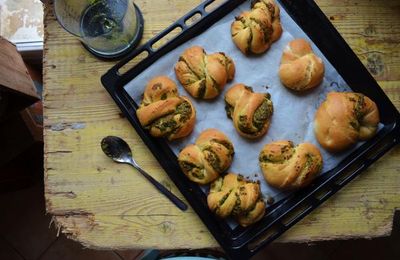 Brioches roulées au pesto d'épinards