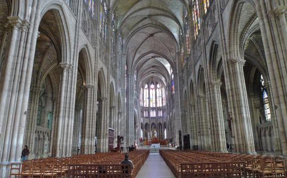 La basilique Saint Denis : une architecture intérieure extraordinaire.