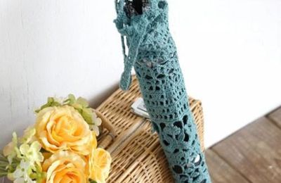 Une housse au crochet pour parapluie 