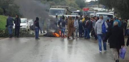 La RN 26 fermée à la circulation par des citoyens à Rmila (Béjaia)