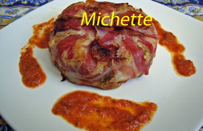 Gâteau d'aubergine à la pancetta grillée, coulis de tomate