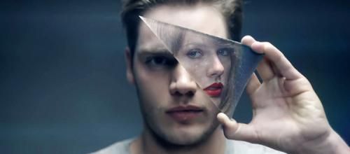 ➤ Taylor Swift "Style": La symbolique du Trouble Dissociatif de l'Identité