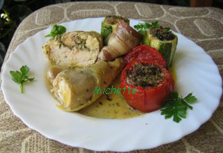 Poitrine de pintade farcie, crème d'ail et ses légumes cuisinés