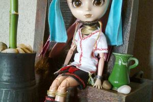 Le costume traditionnel des femmes girafes