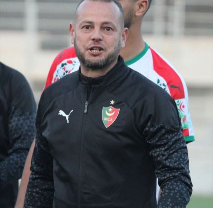 Le nouveau Entraîneur du MCA Réserve  Dahman Moussa (en provenance du CRB U18) 