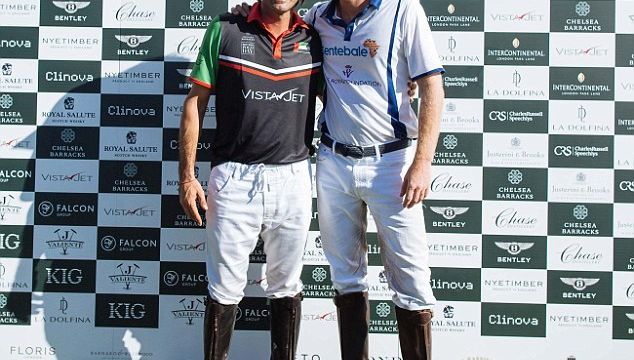 Au polo