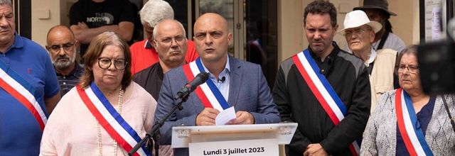 Lundi 3 juillet, plus de 150 Bonneuillois étaient rassemblés devant l'hôtel de ville pour rendre hommage à Nahel et contre les violences inacceptables.
