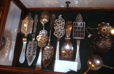 LA BOURSE AUX COLLECTIONNEURS 'Theatre Bernard Blier"