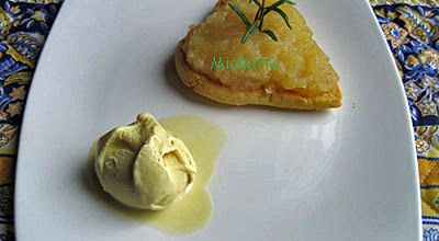 Sablé au romarin, compote de pomme et glace au miel et romarin