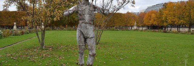 Jardin Des Tuileries : FIAC 2015 : Untitled de Heimo Zonbernig