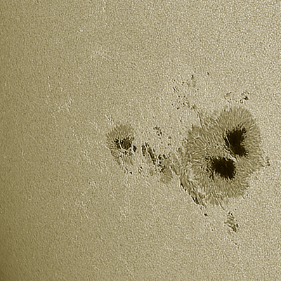 L'évolution de la gigantesque tache solaire AR4079 