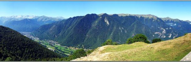 Bagnères de Luchon et quelques sommets des Pyrénées centrales vus d'Artigue (1220 m) - 31