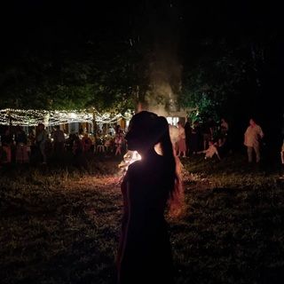 Le salut du soir de JOIE des MOTS ... 