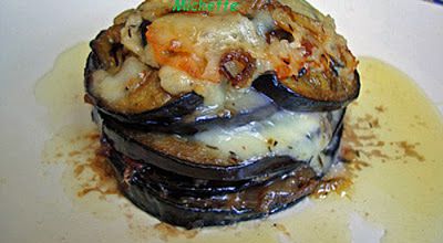 Mille feuilles d'aubergine au magret de canard fumé et tomme de brebis