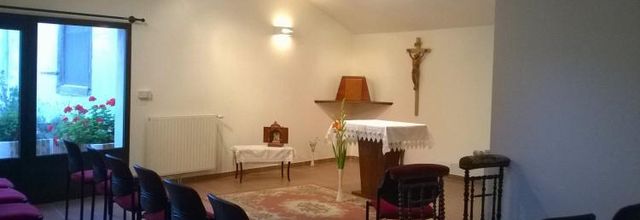 Adoration dans l'oratoire rénové