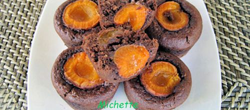 Muffin au chocolat, céréales, amande, coeur d'abricot