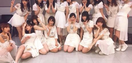 Les AKB48 chantent leurs 40th single "Bokutachi wa Tatakawanai"