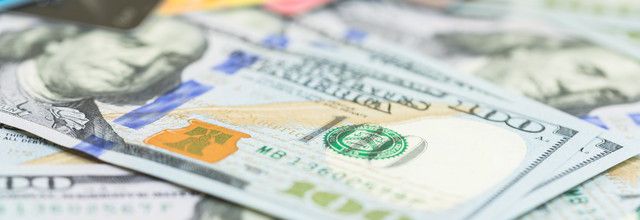 Pour les cartes de crédit dormantes à long terme, les banques n'émettent pas de nouvelles cartes.