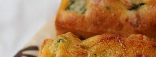Cakes courgette, mozza, pignons & basilic