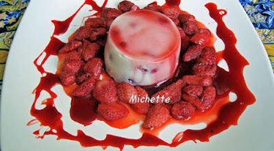 Entremets à la brousse aux fraises cuites et crues, un délice