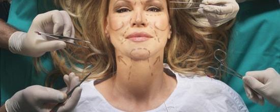 Cindy Jackson : Le plus dopérations de chirurgie esthétique