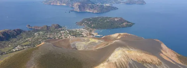 Iles Eoliennes, Etna (Sicile, Italie)