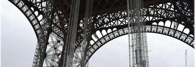 La tour Eiffel prisonnière d'interminables travaux 