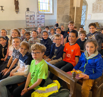 En chemin vers l'église de Locmalo