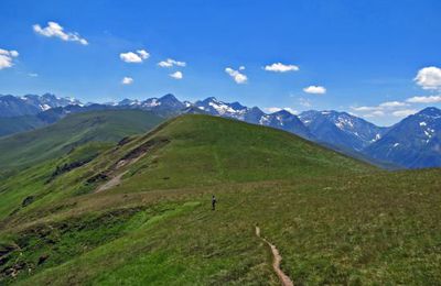 Le Cap de Hont Nère (1.916m) et Mont depuis le Col de Peyresourde (1.569m)