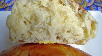 Petits pains sucrés à l'huile d'olive et fleur d'oranger faits à la main