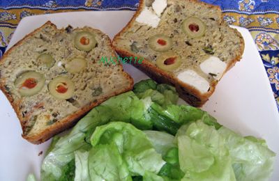 Cake à la ratatouille; olives farcies aux poivrons et fèta