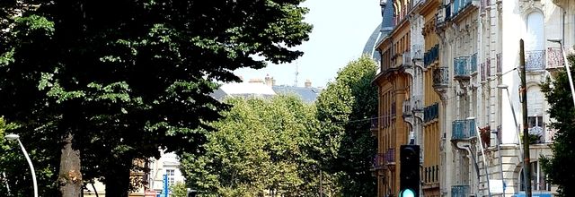 Metz / Suite d'une promenade d'été sous les arbres / 2...