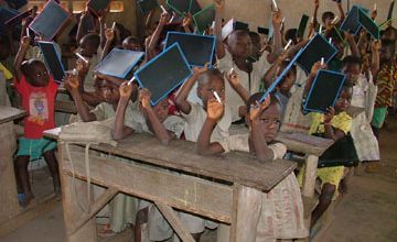 don de matériel médical et scolaire à Dagbati