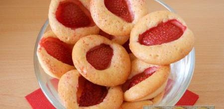Minis moelleux aux fraises façon "Barquette de Lu"