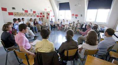 Les jeunes professionnels s'imposent peu à peu dans l'Eglise - La Croix
