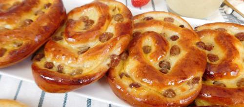 Pains aux raisins briochés